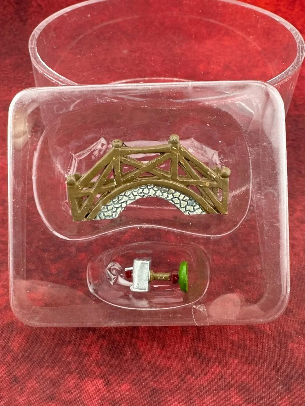 THE LIBERTY FALLS HAND PAINTED PEWTER MINIATURE ACCESORY SET